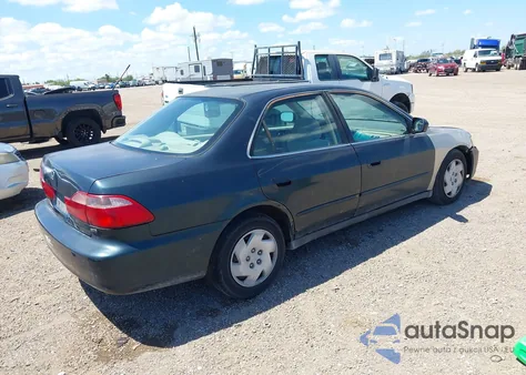 2000 Honda Accord 3.0 Lx z USA, uszkodzony, nr VIN 1HGCG1643YA030755